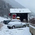 Qi-lin Restaurant