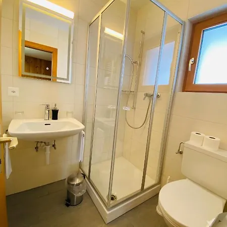 Qi-lin Restaurant 酒店 Ayer