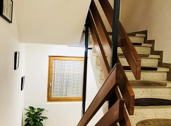 Qi-lin Restaurant Hotel *