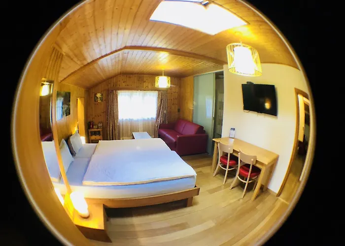 Hotel Qi-lin Restaurant Ayer