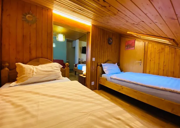 Hotel Qi-lin Restaurant Ayer