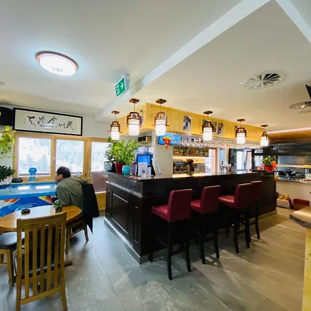 Qi-lin Restaurant Ξενοδοχείο *